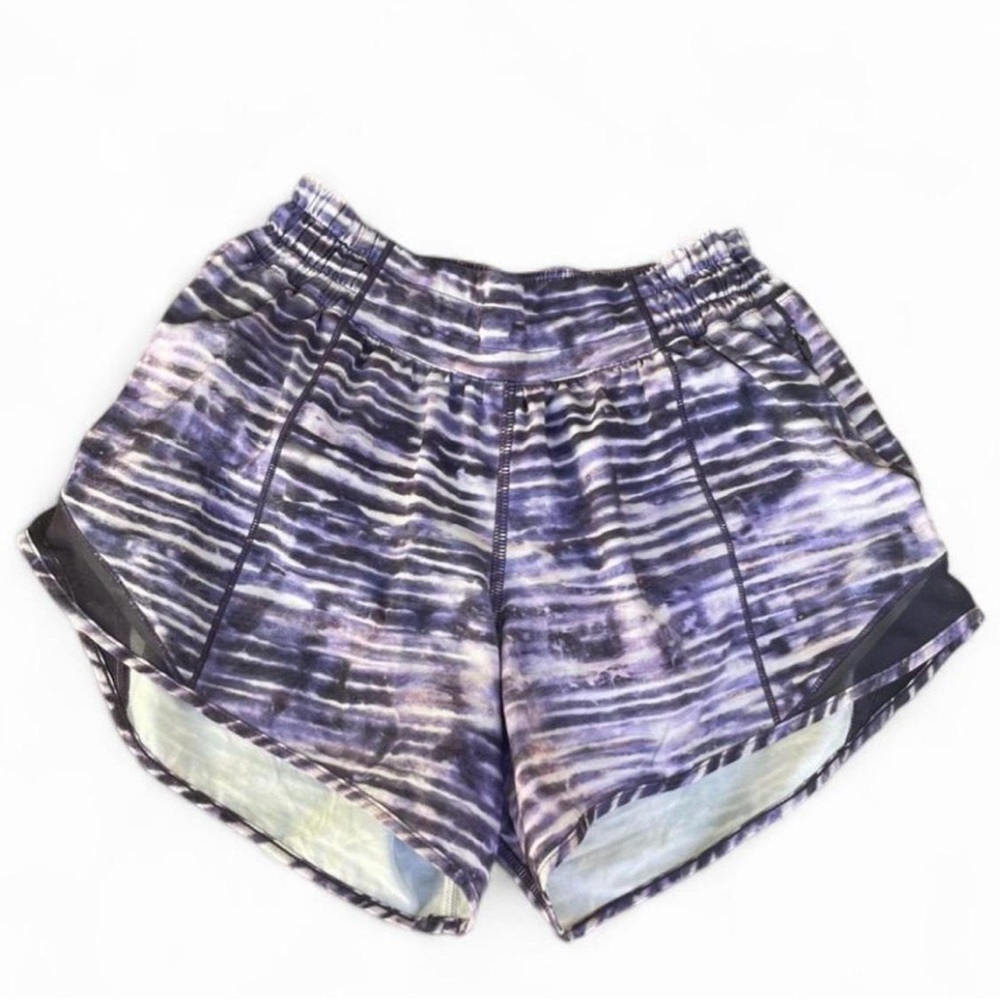 Lululemon Hottie Hot Shorts – 4” inseam – Size 4